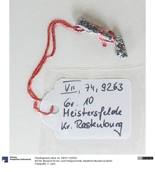 http://www.smb-digital.de/eMuseumPlus?service=ImageAsset&module=collection&objectId=2312591&resolution=superImageResolution#5388980 (Museum für Vor- und Frühgeschichte, Staatliche Museen zu Berlin CC BY-NC-SA)