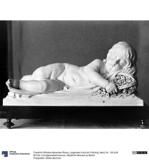 http://www.smb-digital.de/eMuseumPlus?service=ImageAsset&module=collection&objectId=2429675&resolution=superImageResolution#5680370 (Kunstgewerbemuseum, Staatliche Museen zu Berlin CC BY-NC-SA)