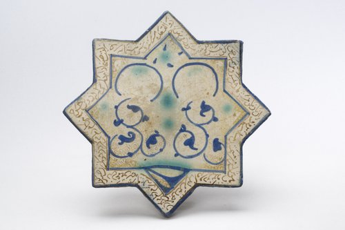 https://id.smb.museum/digital-asset/5169356 (Museum für Islamische Kunst, Staatliche Museen zu Berlin CC BY-NC-SA)