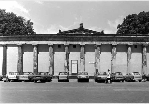 https://id.smb.museum/digital-asset/3889528 (Zentralarchiv, Staatliche Museen zu Berlin CC BY-NC-SA)