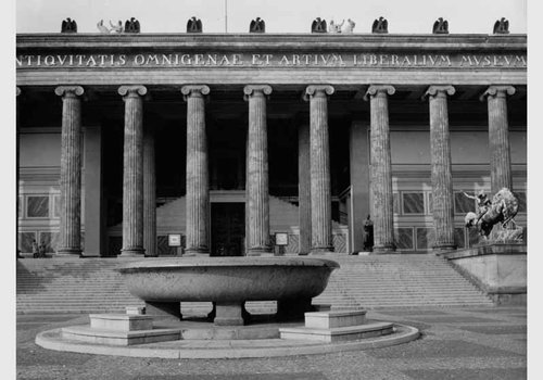 https://id.smb.museum/digital-asset/3892215 (Zentralarchiv, Staatliche Museen zu Berlin CC BY-NC-SA)
