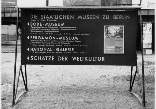 https://id.smb.museum/digital-asset/3894447 (Zentralarchiv, Staatliche Museen zu Berlin CC BY-NC-SA)