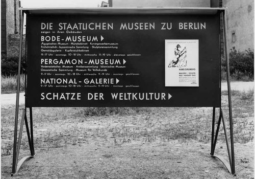 https://id.smb.museum/digital-asset/3894448 (Zentralarchiv, Staatliche Museen zu Berlin CC BY-NC-SA)