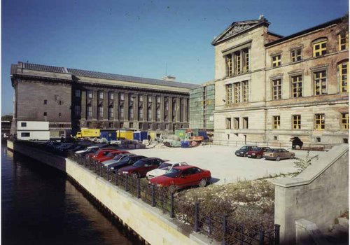 https://id.smb.museum/digital-asset/3895174 (Zentralarchiv, Staatliche Museen zu Berlin CC BY-NC-SA)