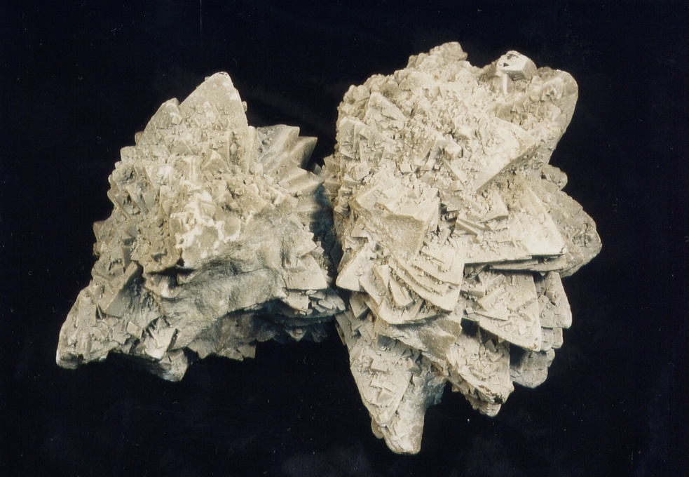 Mineralaggregat, sog. Pseudomorphose (Sammlungen der Friedrich-Schiller-Universität Jena CC BY-NC-SA)