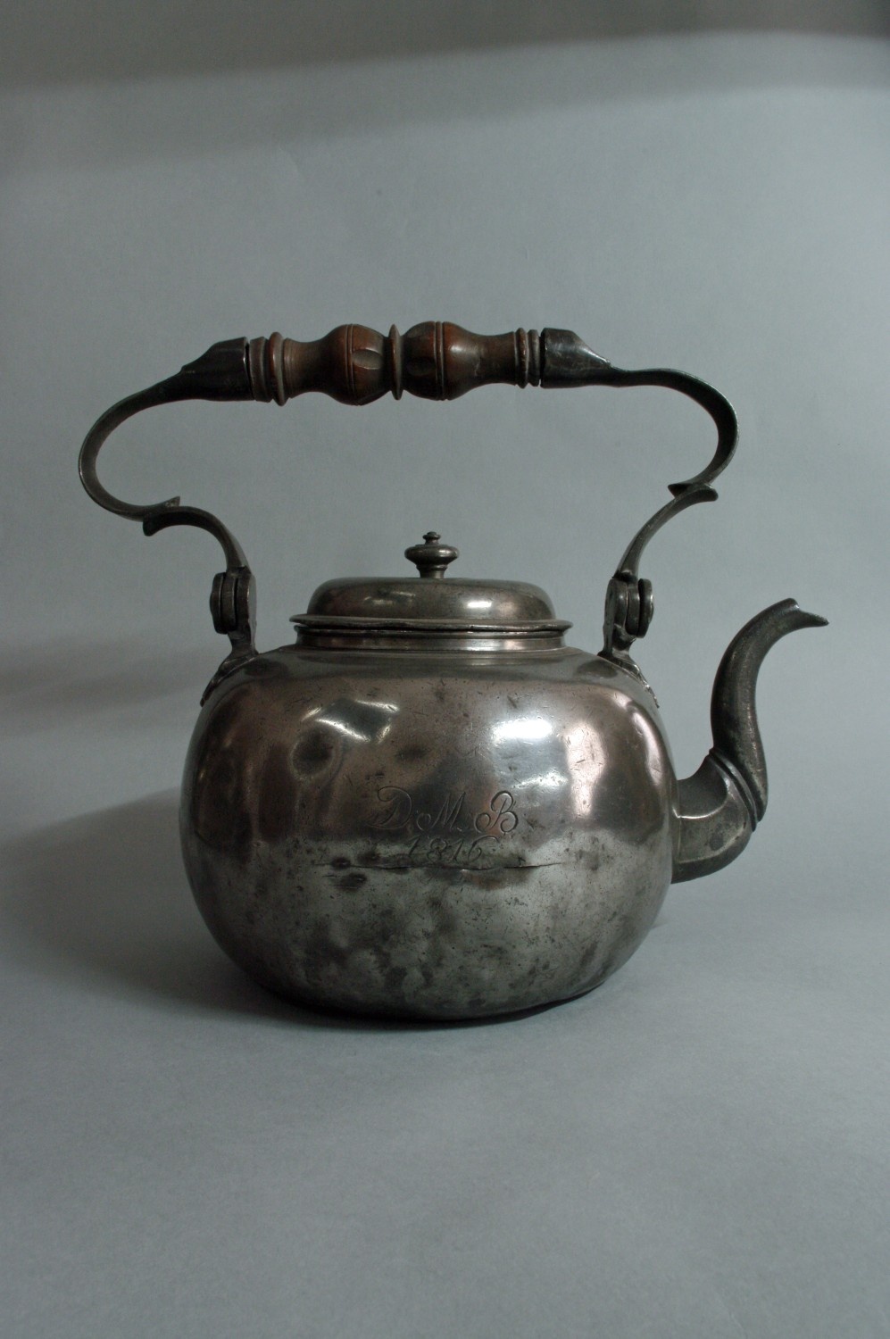 Teekessel aus Zinn (Stadtmuseum Pößneck CC BY-NC-SA)