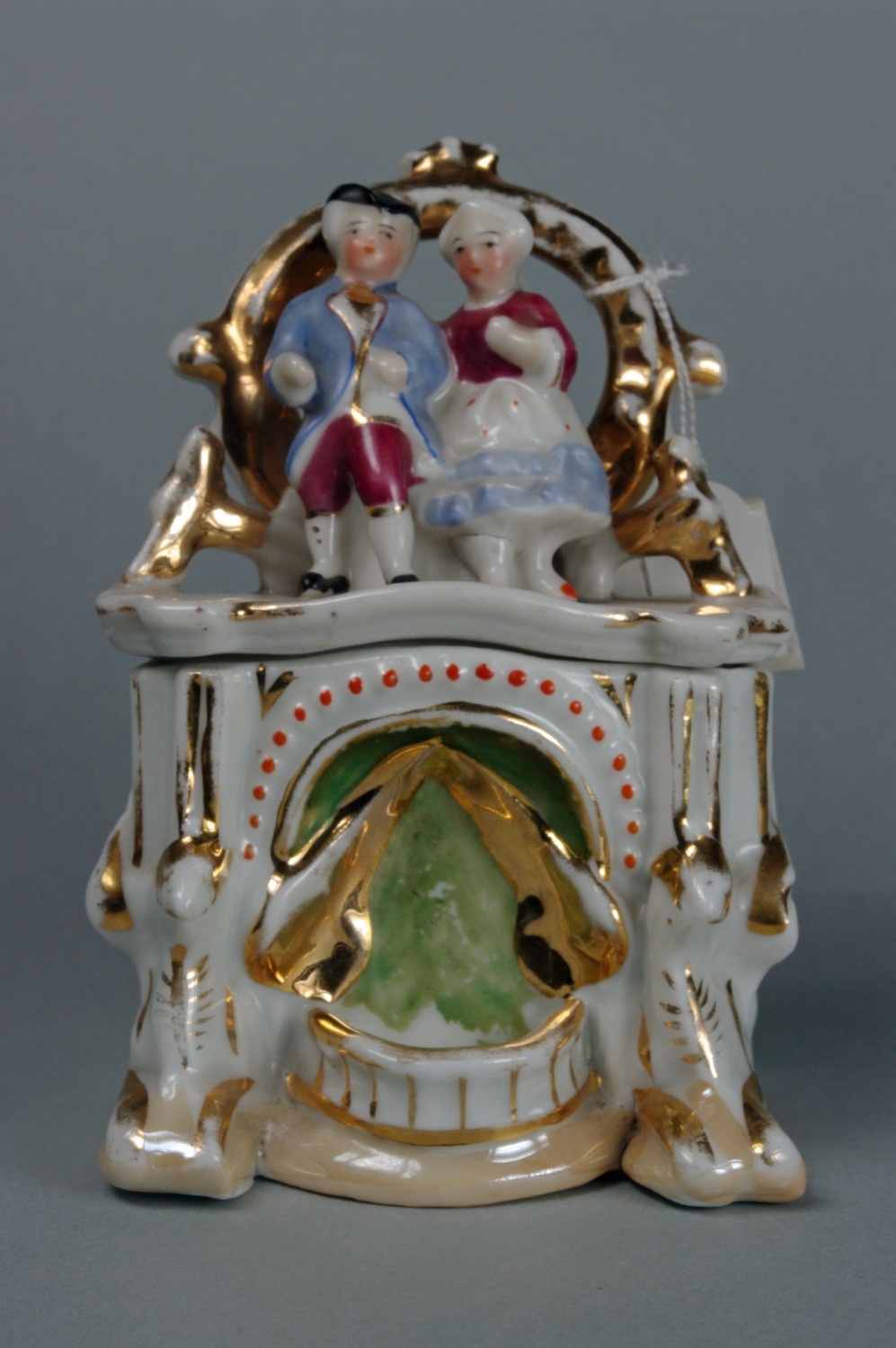 Schmuckdose mit Figurenpaar (Stadtmuseum Pößneck CC BY-NC-SA)