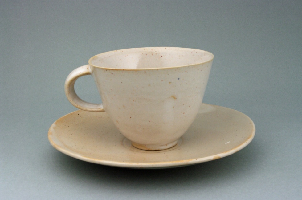 Tasse mit Untertasse (Stadtmuseum Pößneck CC BY-NC-SA)