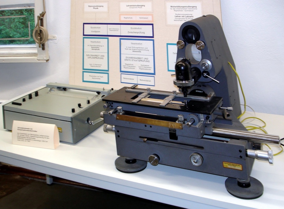 Schnellphotometer mit Kompensationsbandschreiber (Friedrich-Schiller-Universität: Historische Sammlungen zur Naturwissenschaft CC BY-NC-SA)
