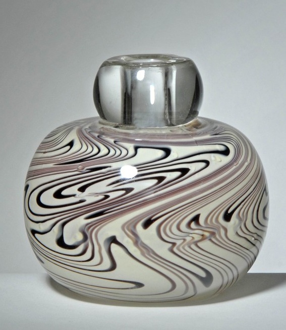 Kugelvase und Vase (Museum für Glaskunst Lauscha CC BY-NC-SA)