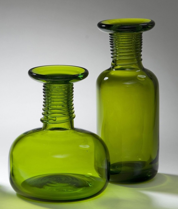 Zwei Waldglasflaschen (Museum für Glaskunst Lauscha CC BY-NC-SA)