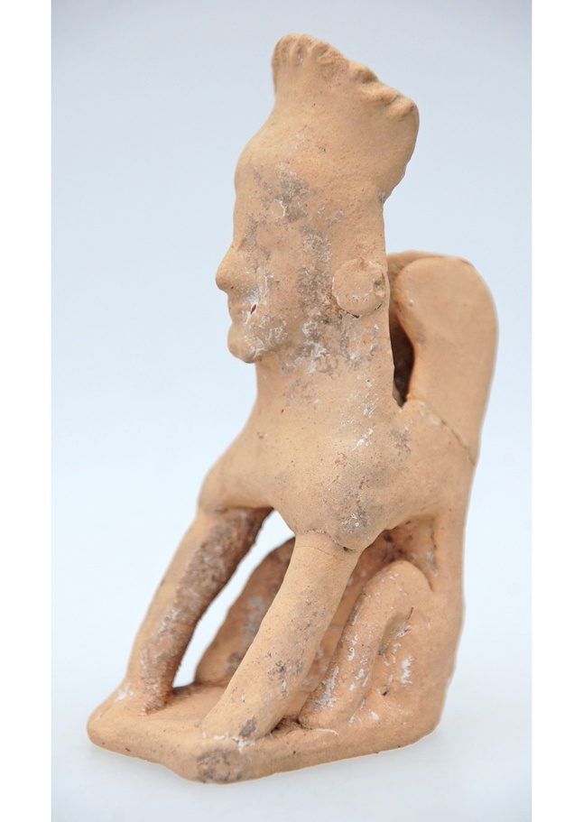 Terrakotta-Statuette, böotisch. 2. Hälfte 6. Jahrhundert v. Chr. (Friedrich-Schiller-Universität: Archäologische Sammlungen CC BY-NC-SA)