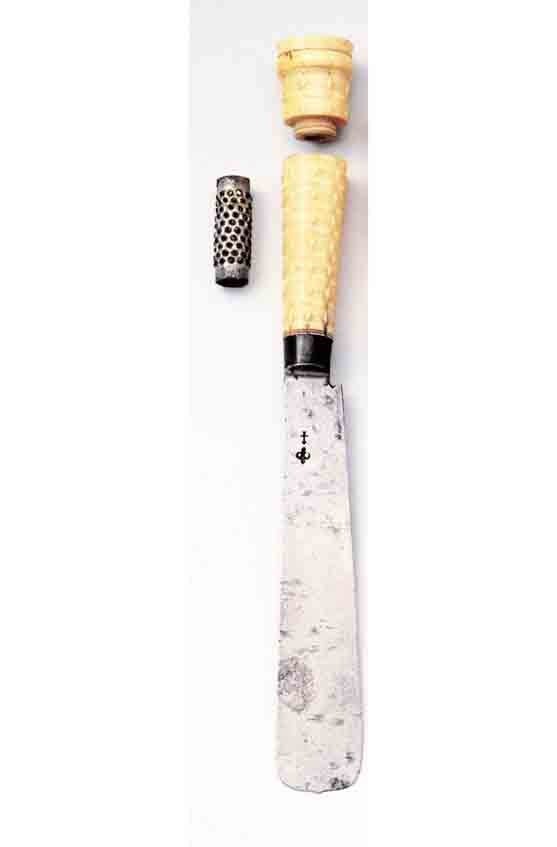 Messer mit Reibe (dreiteilig), Kat. Amme 157a (Wartburg-Stiftung CC BY-NC-SA)