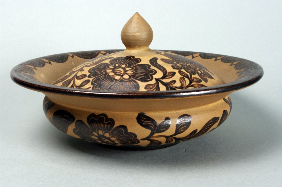 Keksdose mit Deckel (Keramik-Museum Bürgel CC BY-NC-SA)