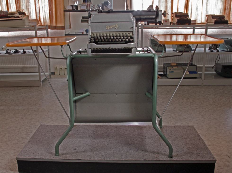 Fakturiermaschine (Historisch-Technisches Museum Sömmerda CC BY-NC-SA)