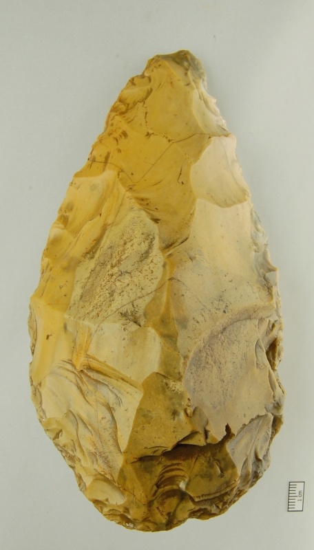 Faustkeil (Friedrich-Schiller-Universität: Archäologische Sammlungen CC BY-NC-SA)
