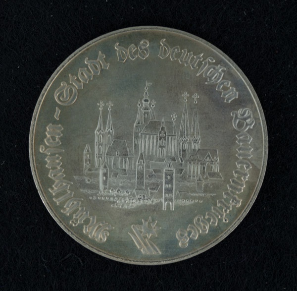 Gedenk-Medaille zum 450. Jahrestag des deutschen Bauernkrieges (Mühlhäuser Museen: Museum am Lindenbühl CC BY-NC-SA)