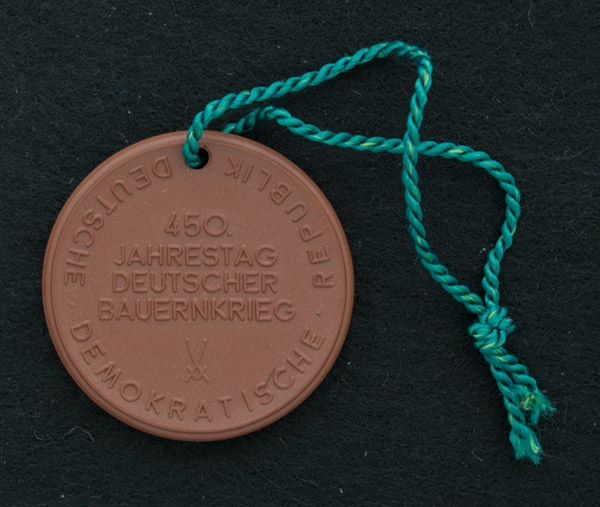 Gedenk-Medaille 450. Jahrestag Deutscher Bauernkrieg (Mühlhäuser Museen: Museum am Lindenbühl CC BY-NC-SA)