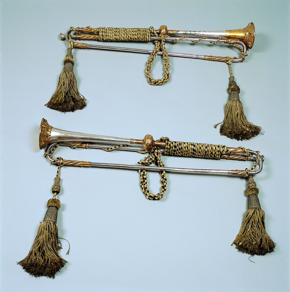 Ein Paar silberne Trompeten (Stiftung Schloß Friedenstein Gotha CC BY-NC-SA)