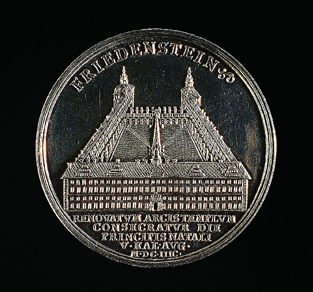 Medaille auf die Einweihung der St. Trinitatiskirche auf Schloß Friedenstein [Avers] (Stiftung Schloß Friedenstein Gotha CC BY-NC-SA)