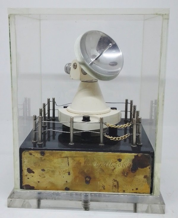 Сувенір - макет радіоантени, 1985 (Державний політехнічний музей імені Бориса Патона CC BY-NC-SA)