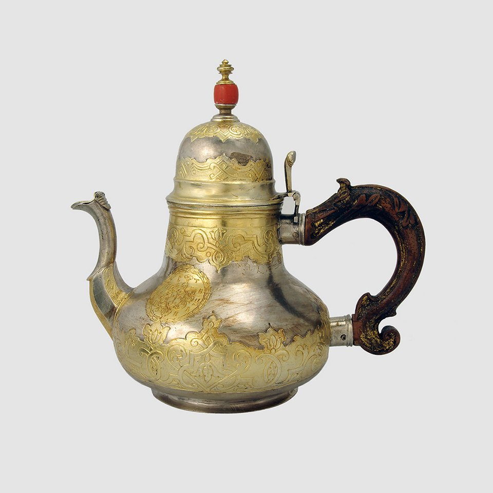 Чайник з гербом переяславського полковника Степана Томари (Національний музей історії України CC BY-NC-SA)