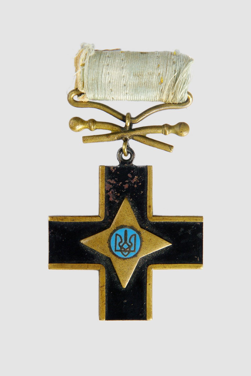 Знак ордена (лицарів) Залізного хреста армії УНР (Національний музей історії України CC BY-NC-SA)