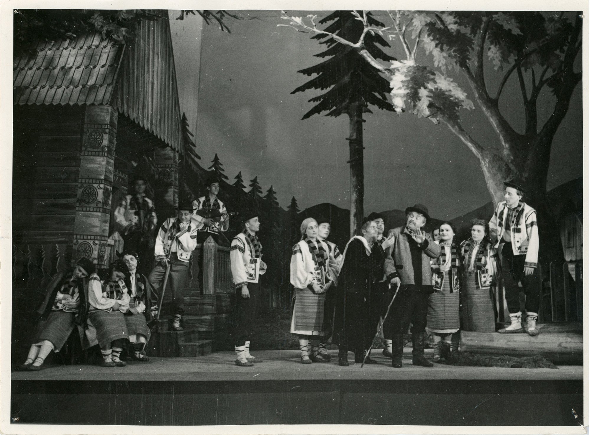 Сцена з вистави «Украдене щастя». Пряшів, 1956 (Дім Франка / Franko House CC BY-NC-SA)