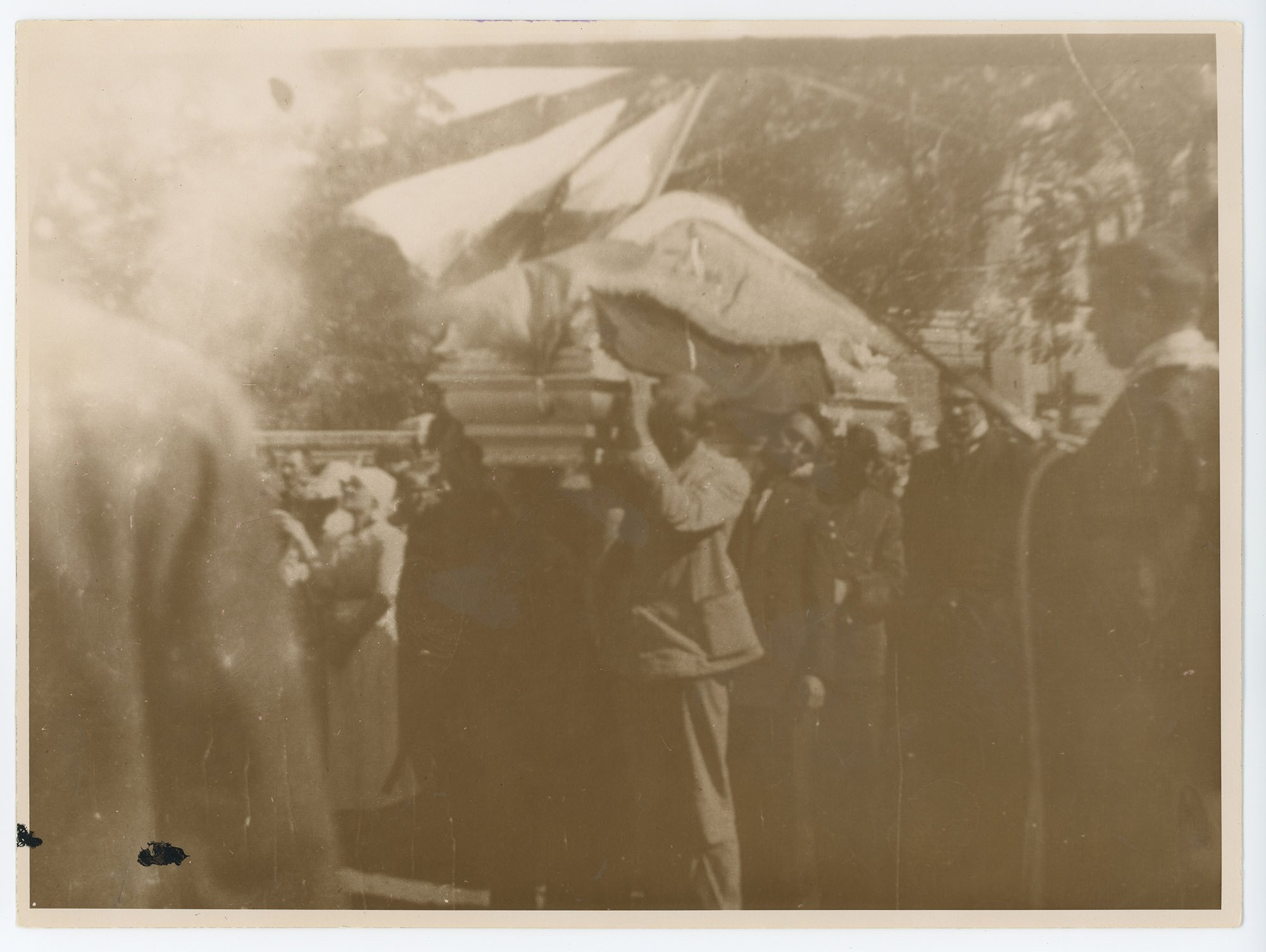 фото. Перенесення домовини з тілом Івана Франка, 1921 (Дім Франка / Franko House CC BY-NC-SA)
