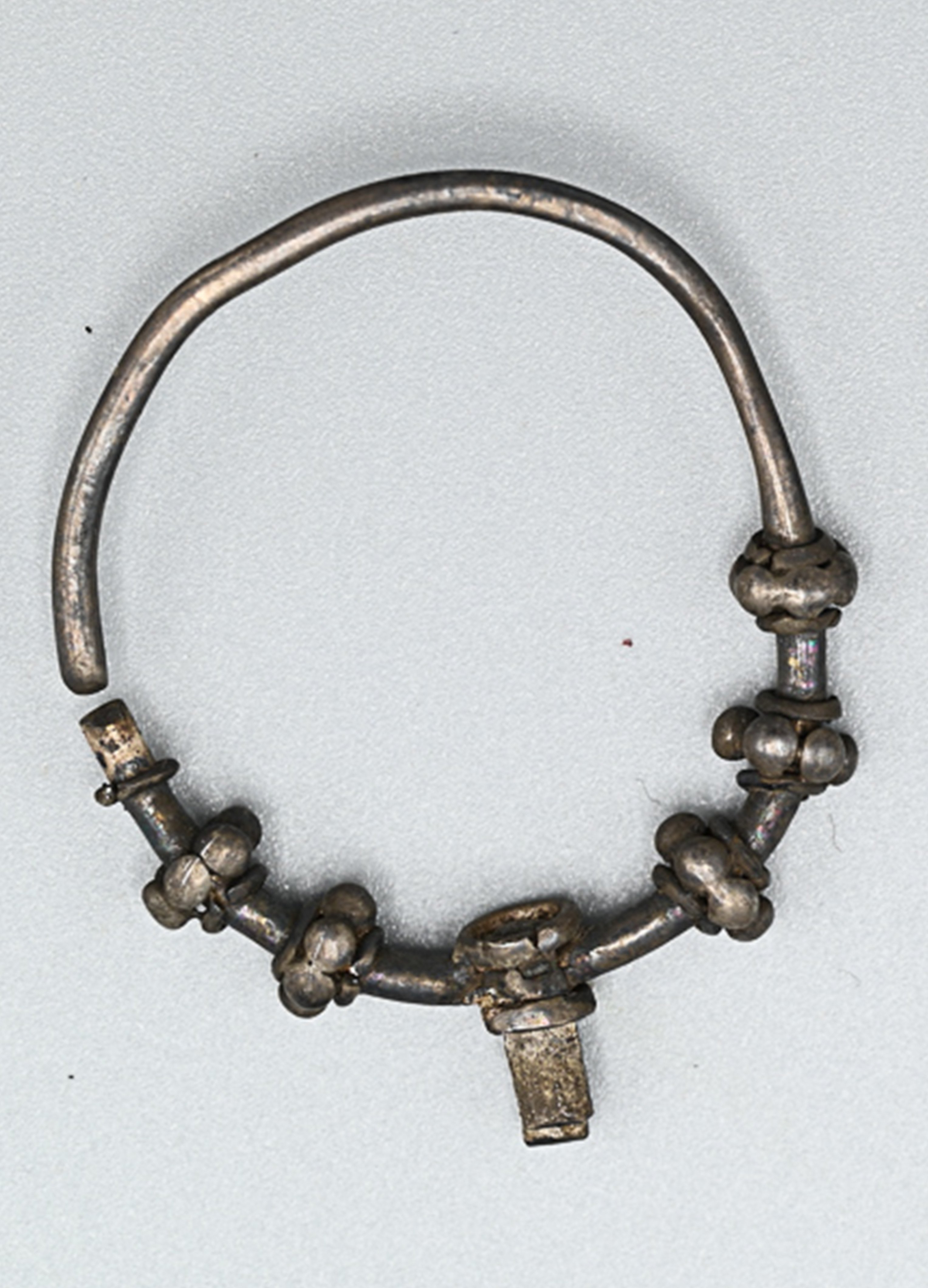 Фрагмент сережки "волинського" типу (Рівненський обласний краєзнавчий музей CC BY-NC-SA)