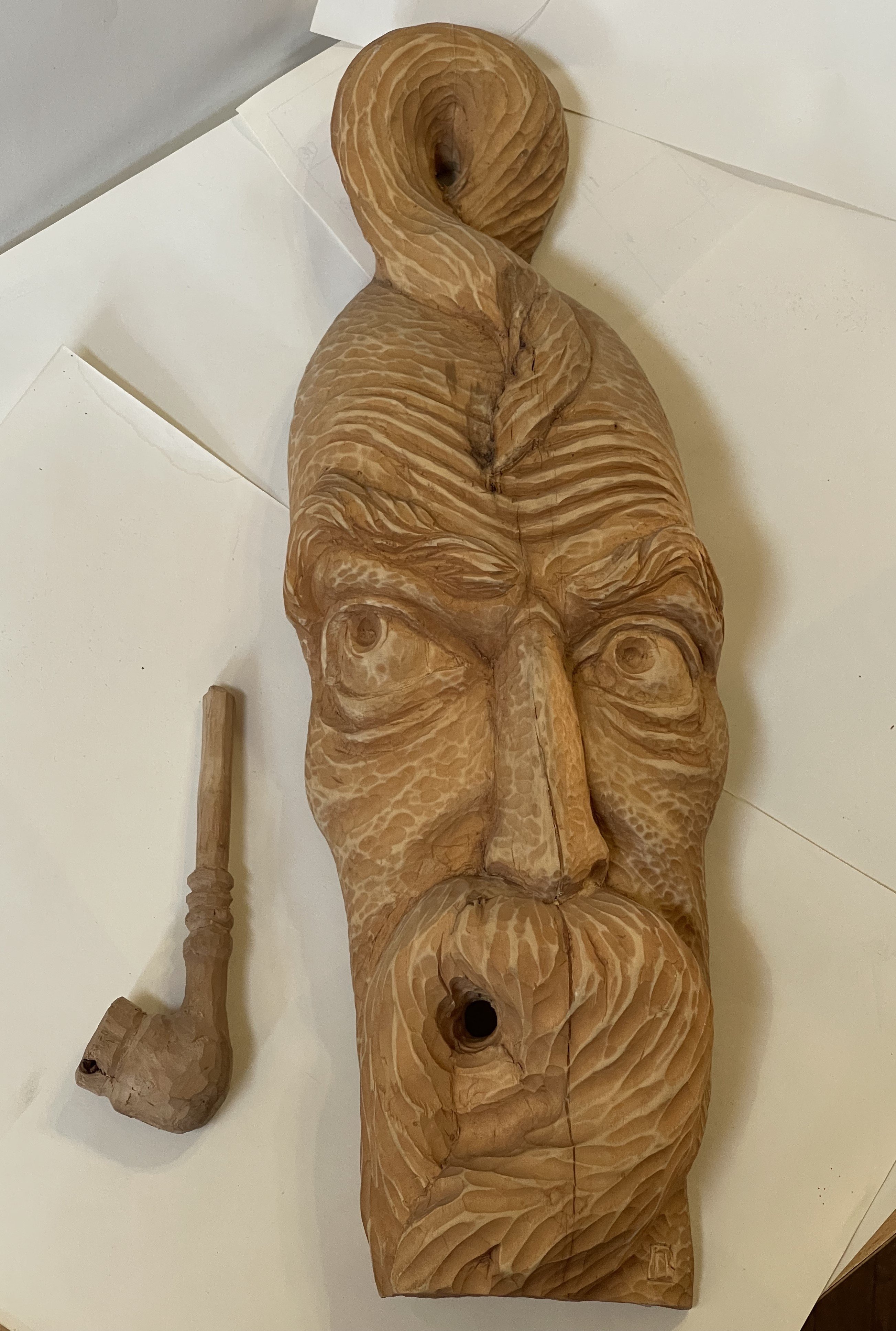 Дерев’яна скульптура «Козак з люлькою» (Рівненський обласний центр народної творчості CC BY-NC-SA)