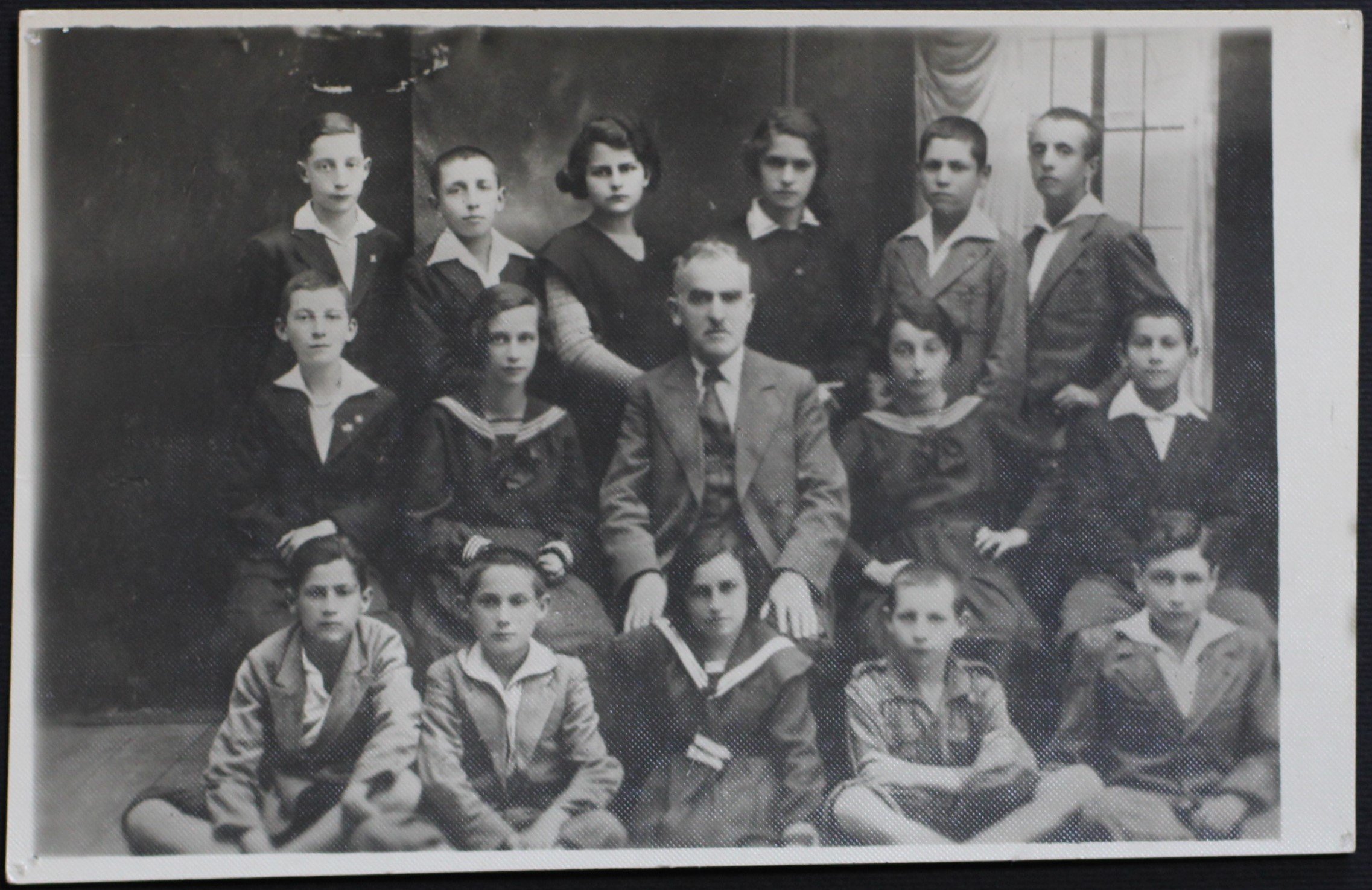 7 випускний клас Кременецької єврейської школи (Кременецький краєзнавчий музей CC BY-NC-SA)