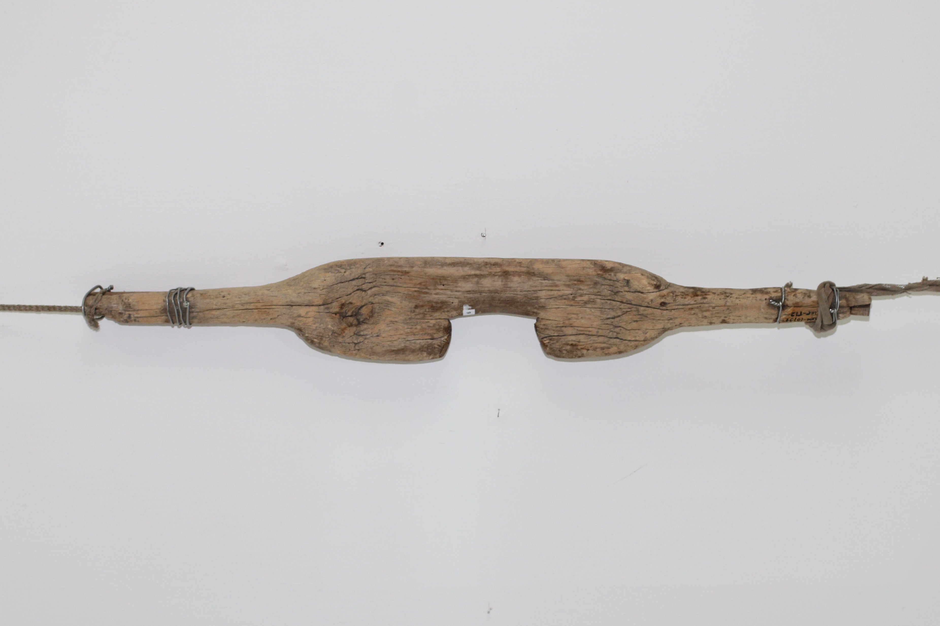 Коромисло дерев’яне (Кременецький краєзнавчий музей CC BY-NC-SA)