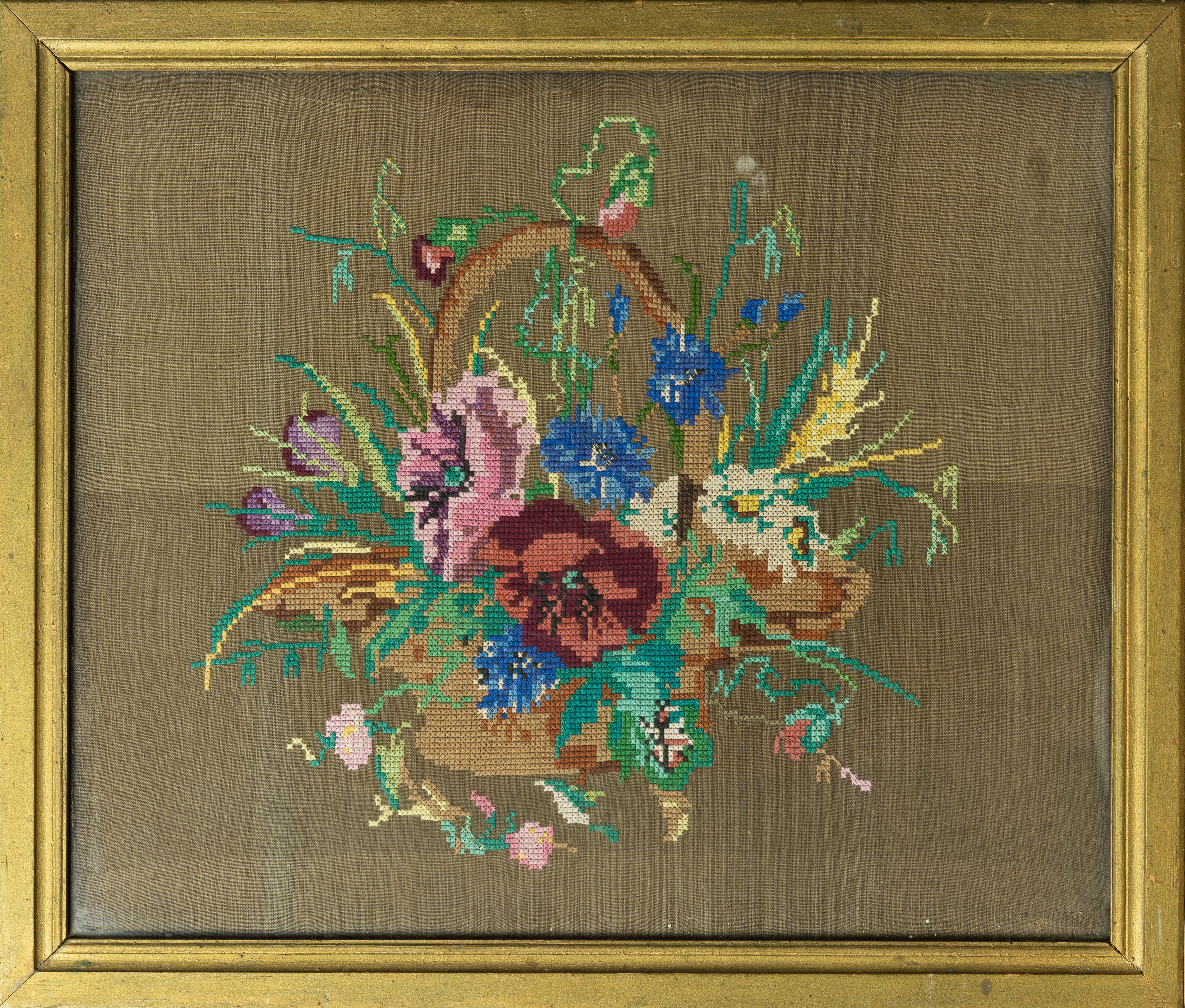 Картина вишита "Польові квіти в кошику" (Ківерцівський краєзнавчий музей CC BY-NC-SA)
