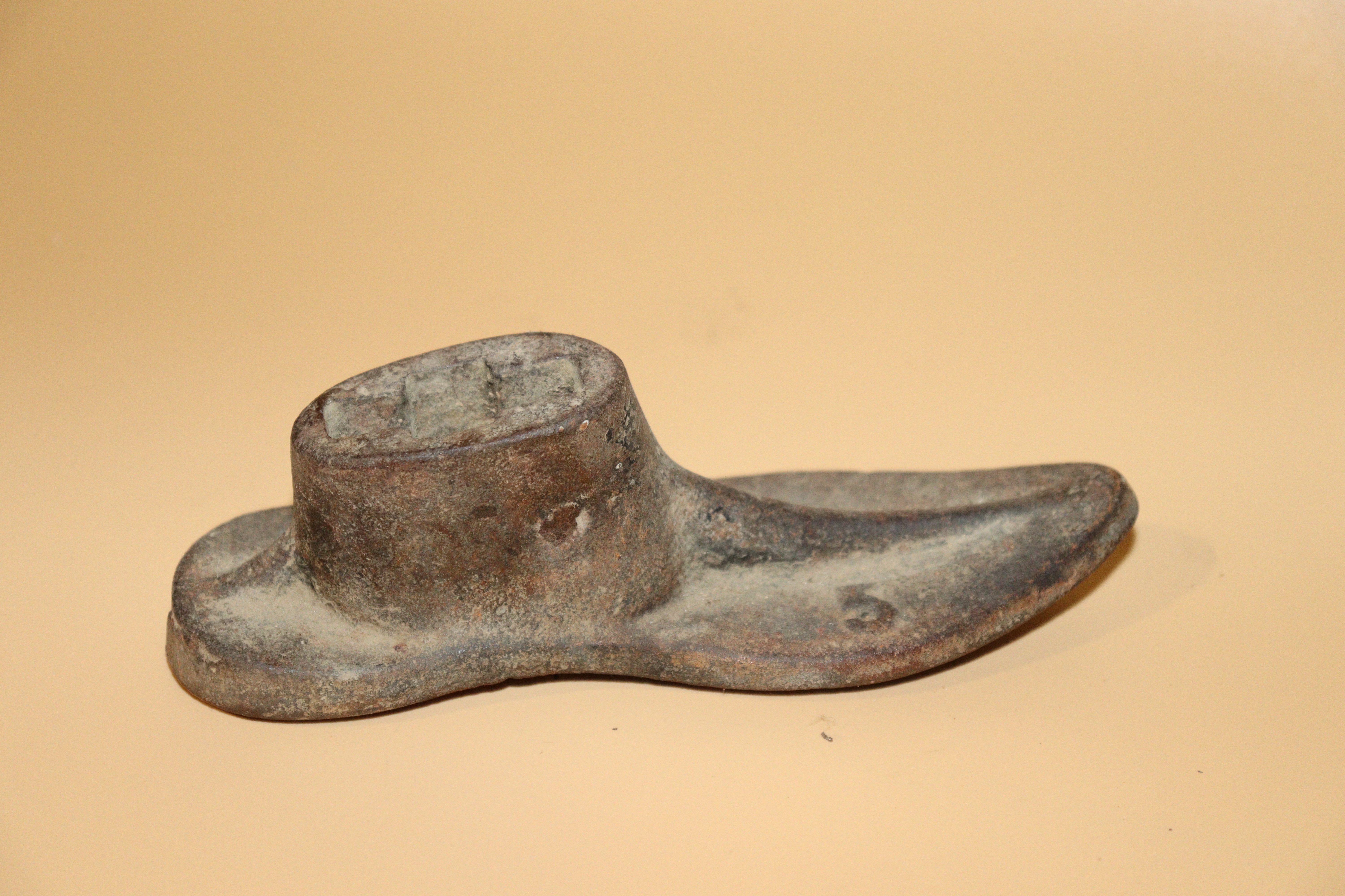 Колодка "копито" (Закарпатський музей народної архітектури та побуту CC BY-NC-SA)