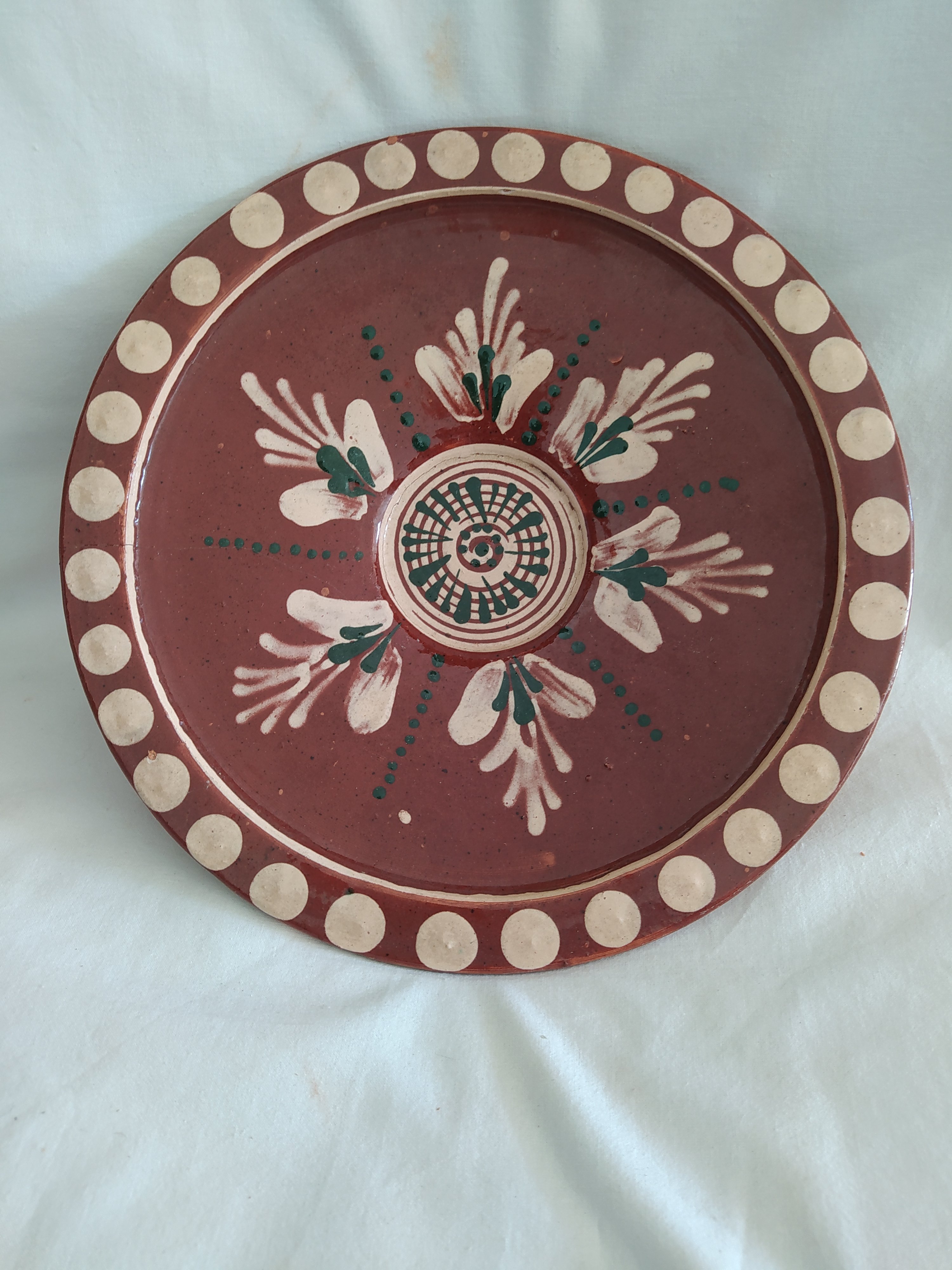 Декоративна тарілка (Закарпатський музей народної архітектури та побуту CC BY-NC-SA)