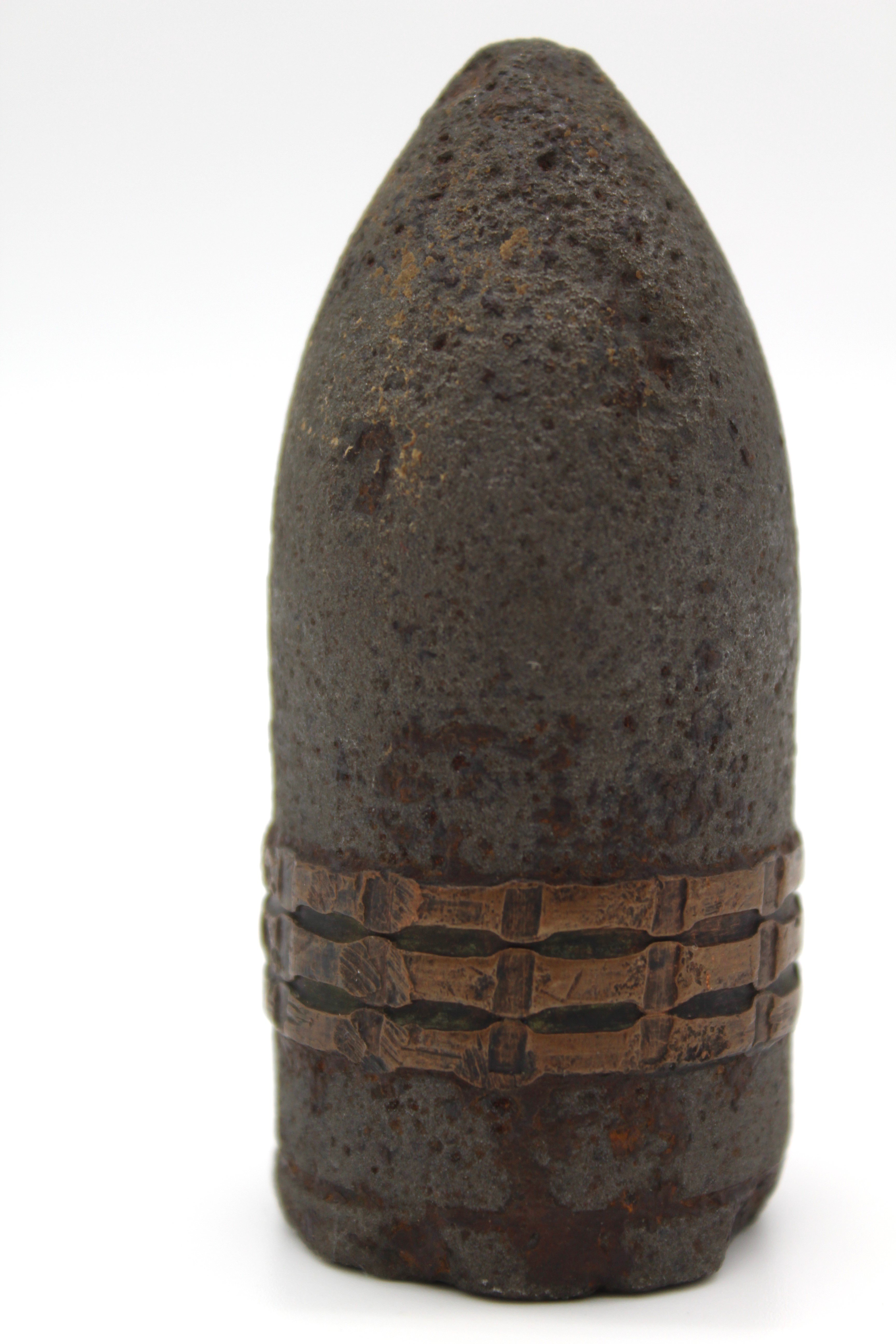 Ядро від гармати Гочкіна, кін. ХІХ - поч. XX ст. (Національний заповідник "Хортиця" CC BY-NC-SA)