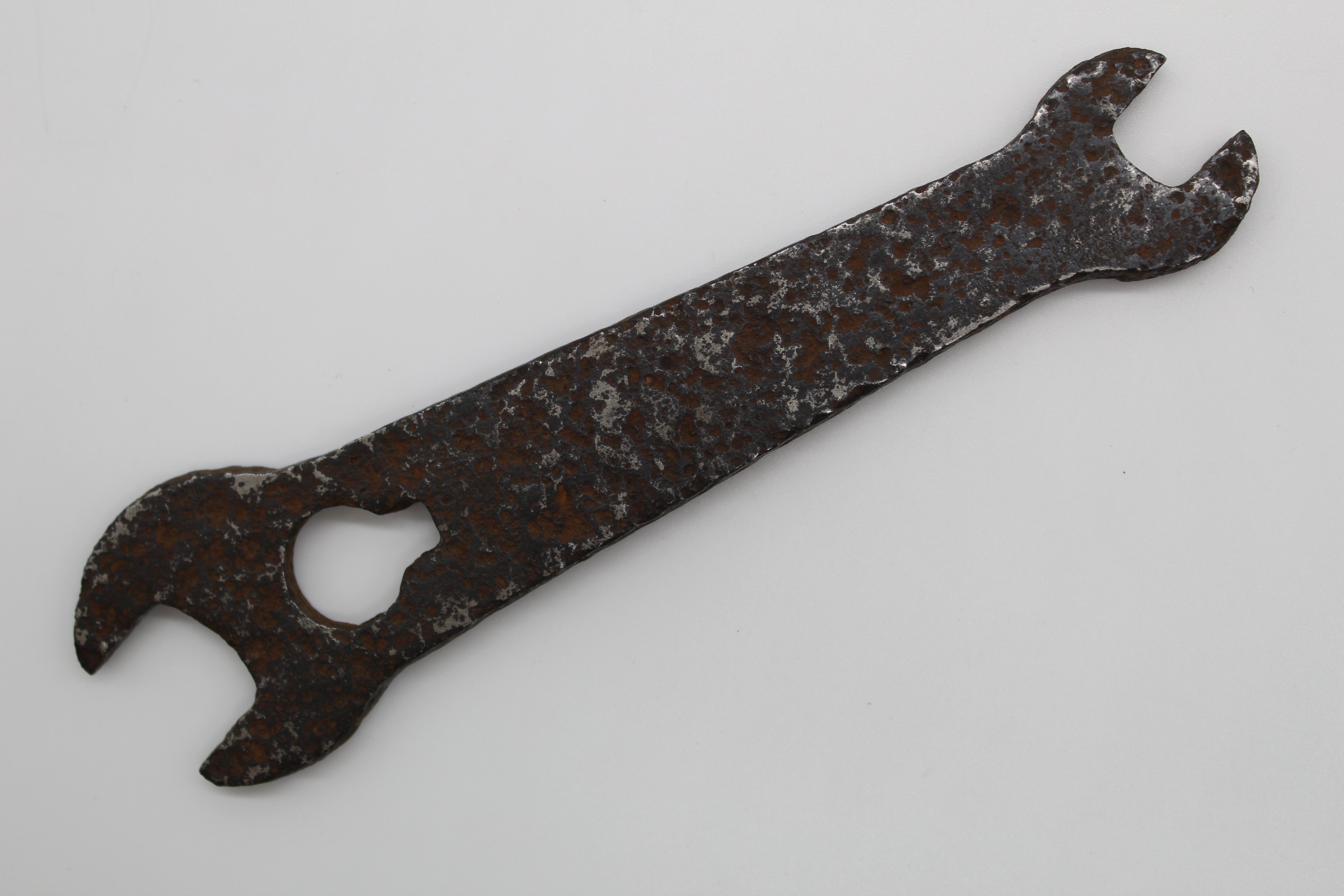 Гайковий ключ для кінських підков (Національний заповідник "Хортиця" CC BY-NC-SA)