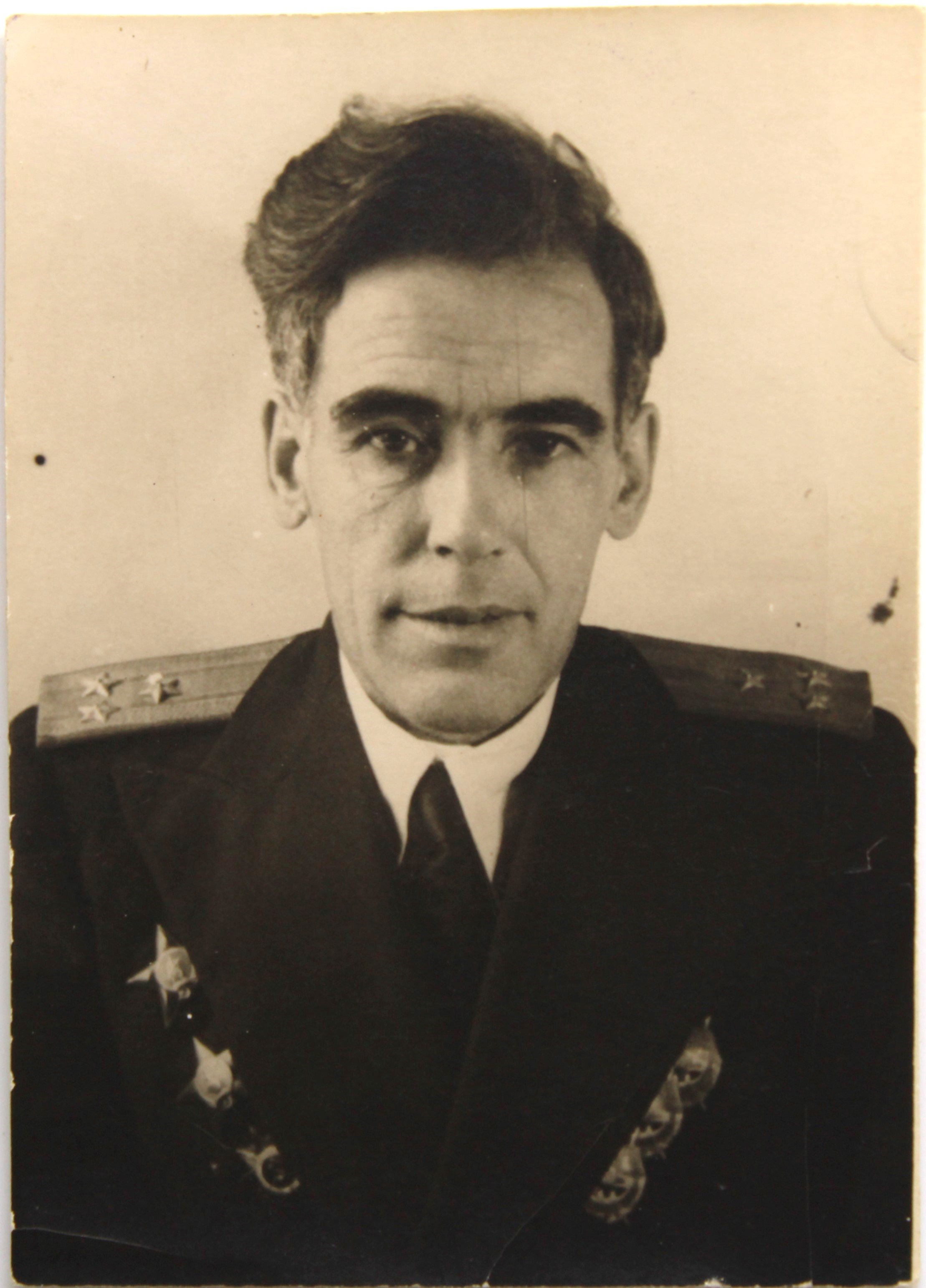 Погрудне фото Ягудіна К.Б., 1949 р. (Національний заповідник "Хортиця" CC BY-NC-SA)
