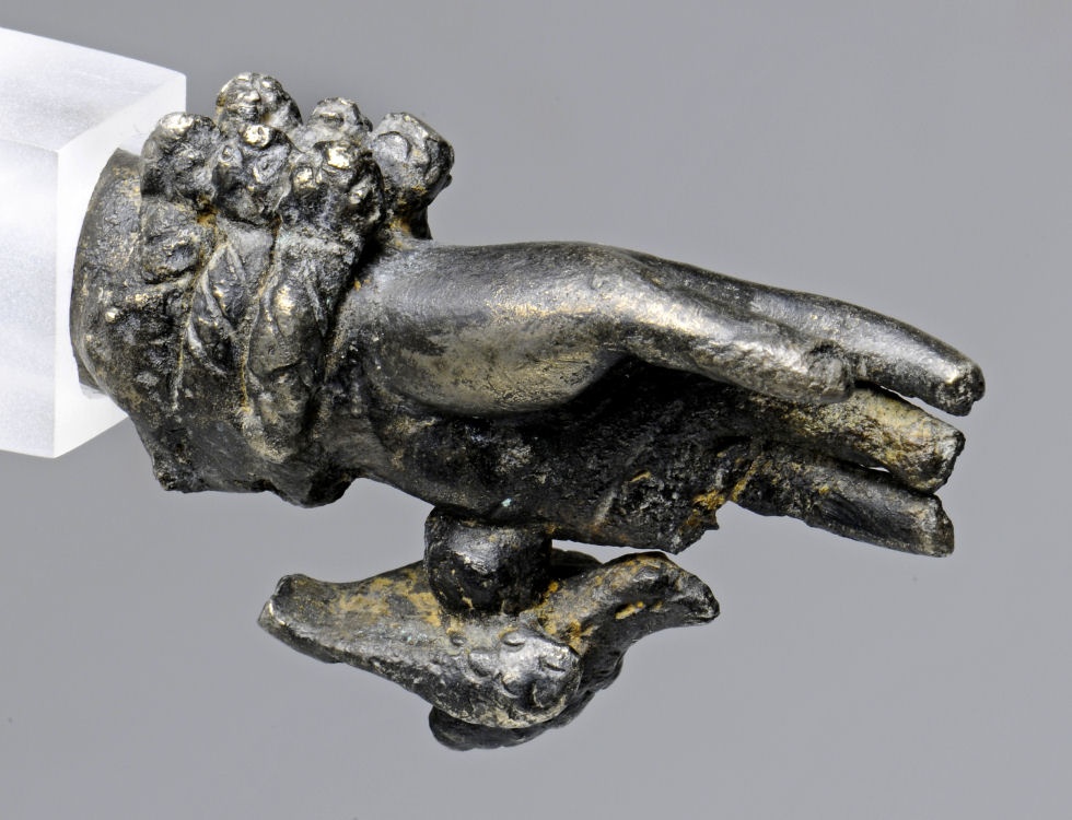 Silberhand der Artemis Ephesia (Archäologisches Museum der WWU Münster CC BY-NC-SA)