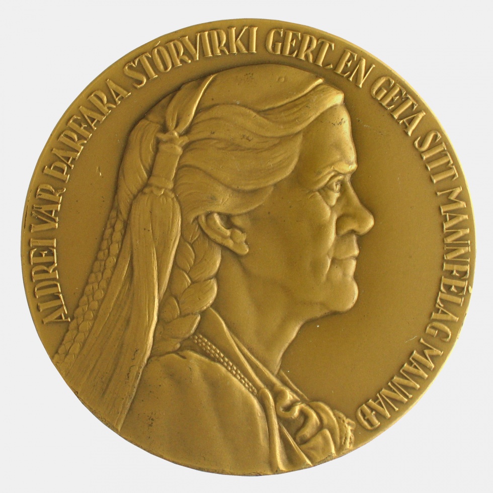 Medaille Aldrei Var Parvara, Storviki Gerten Geta Sitt (Museen der Stadt Lüdenscheid CC BY-NC-SA)