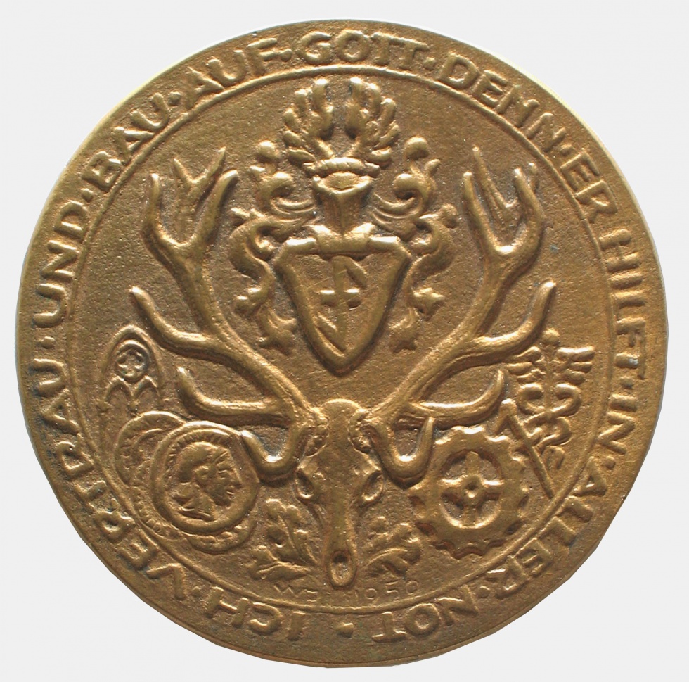 Medaille mit verschiedene Symbole &quot;Ich vertraue und baue auf Gott&quot; (Museen der Stadt Lüdenscheid CC BY-NC-SA)