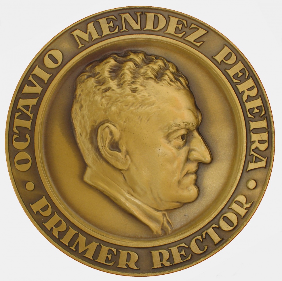 Medaille Octavio Mendez Pereira Primer Rector, 1935-1960 (Museen der Stadt Lüdenscheid CC BY-NC-SA)