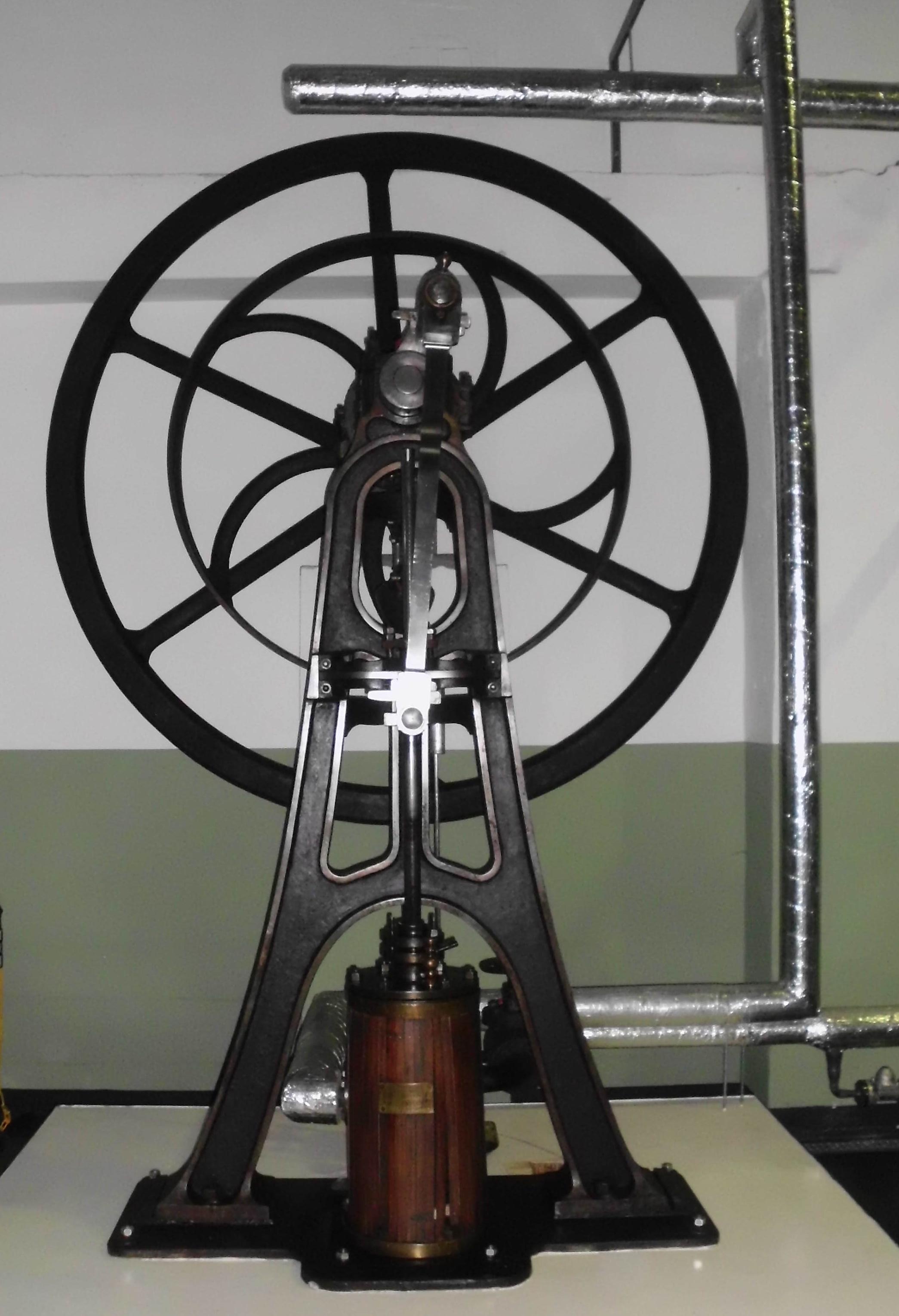 Dampfmaschine, Einzylinder-Dampfmaschine (DampfLand Leute - Museum Eslohe CC BY-NC-SA)