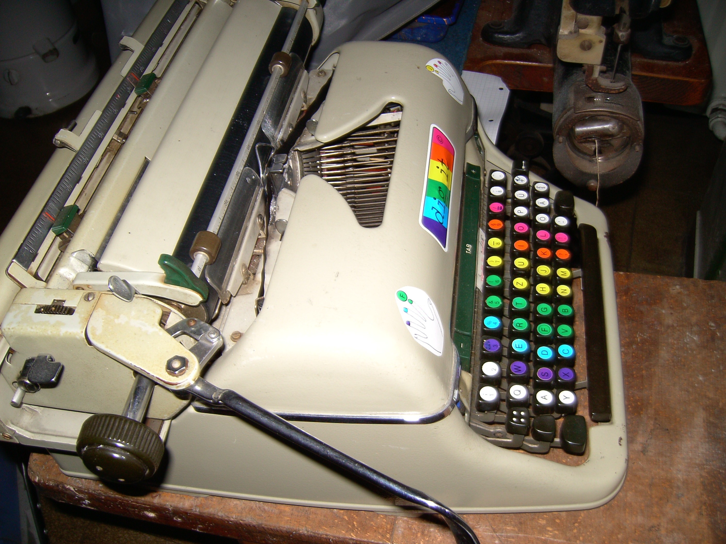 Schreibmaschine von Olympia (Hamaland-Museum Kreismuseum Borken CC BY-NC-SA)