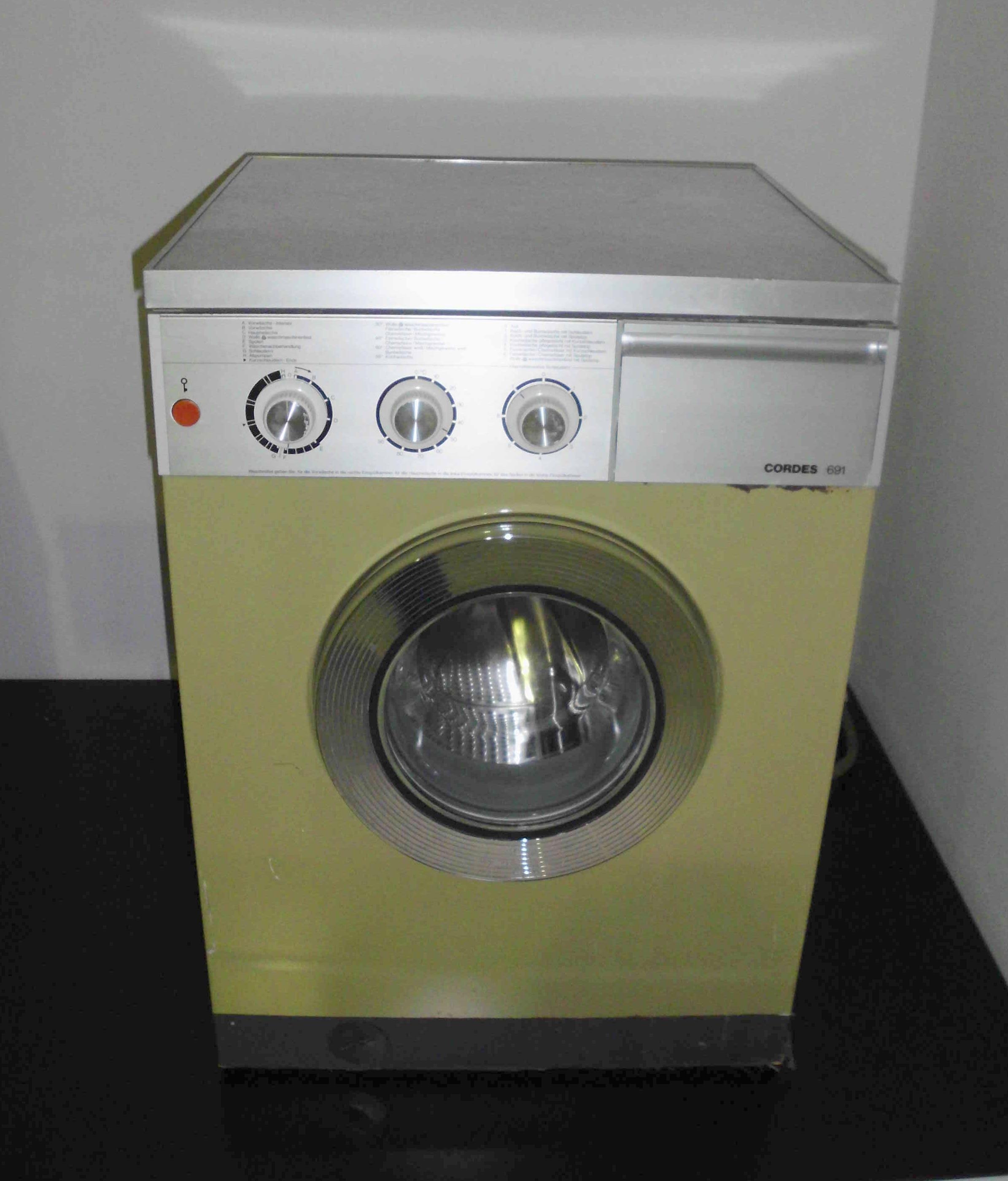 Waschmaschine "Corrdes" (DampfLand Leute - Museum Eslohe CC BY-NC-SA)