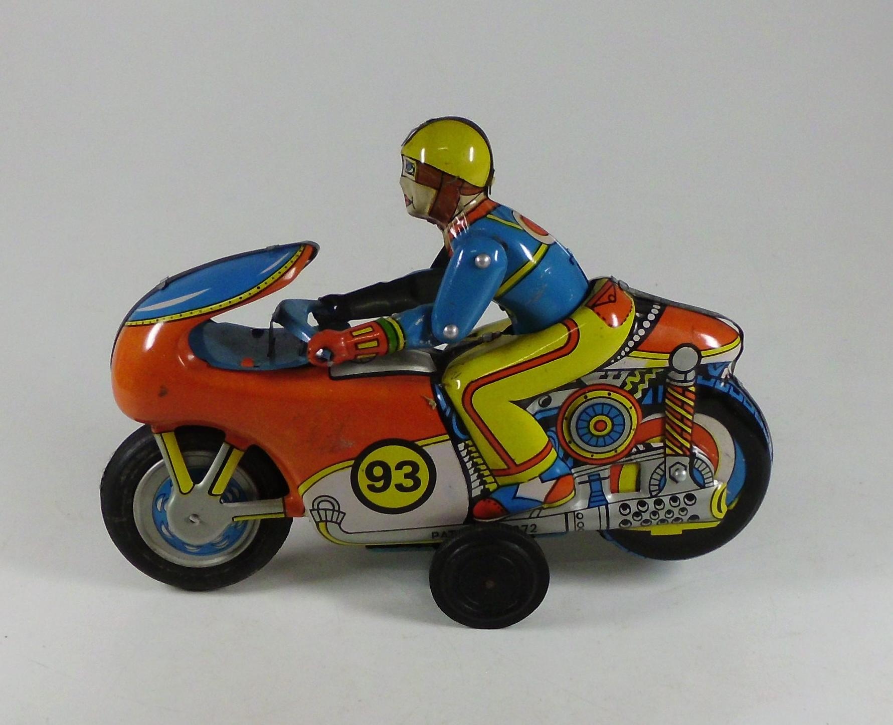 Blechspielzeug: Motorrad mit Fahrer (DampfLandLeute - Museum Eslohe CC BY-NC-SA)