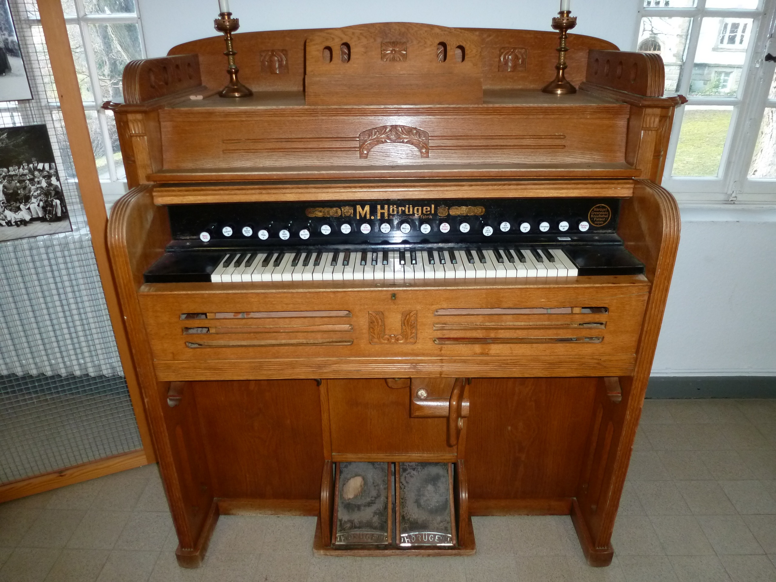 Harmonium (LWL-Psychiatriemuseum Warstein CC BY-NC-SA)