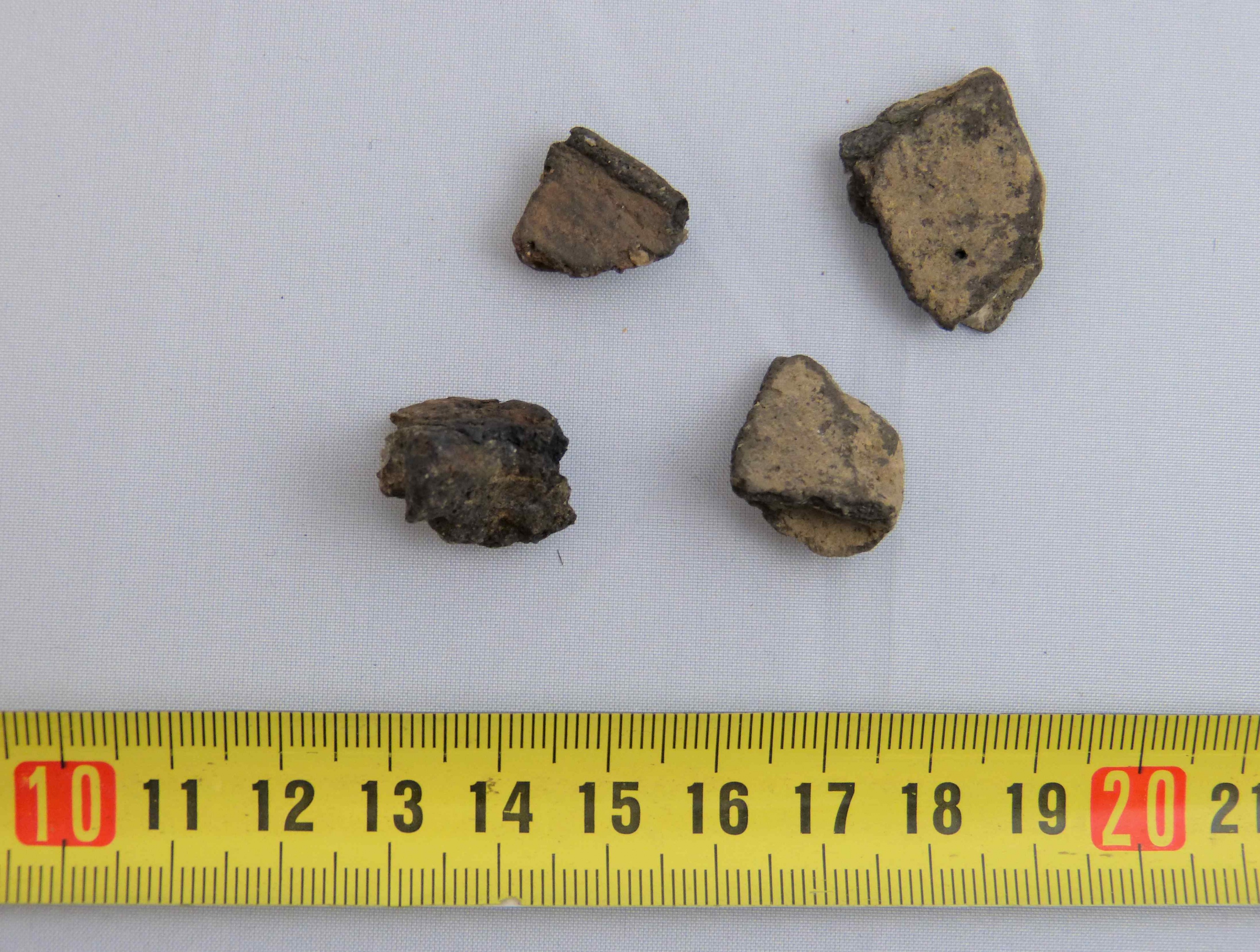 Fragmente von einem Gefäß (Städt. Hellweg-Museum Geseke CC BY-NC-SA)