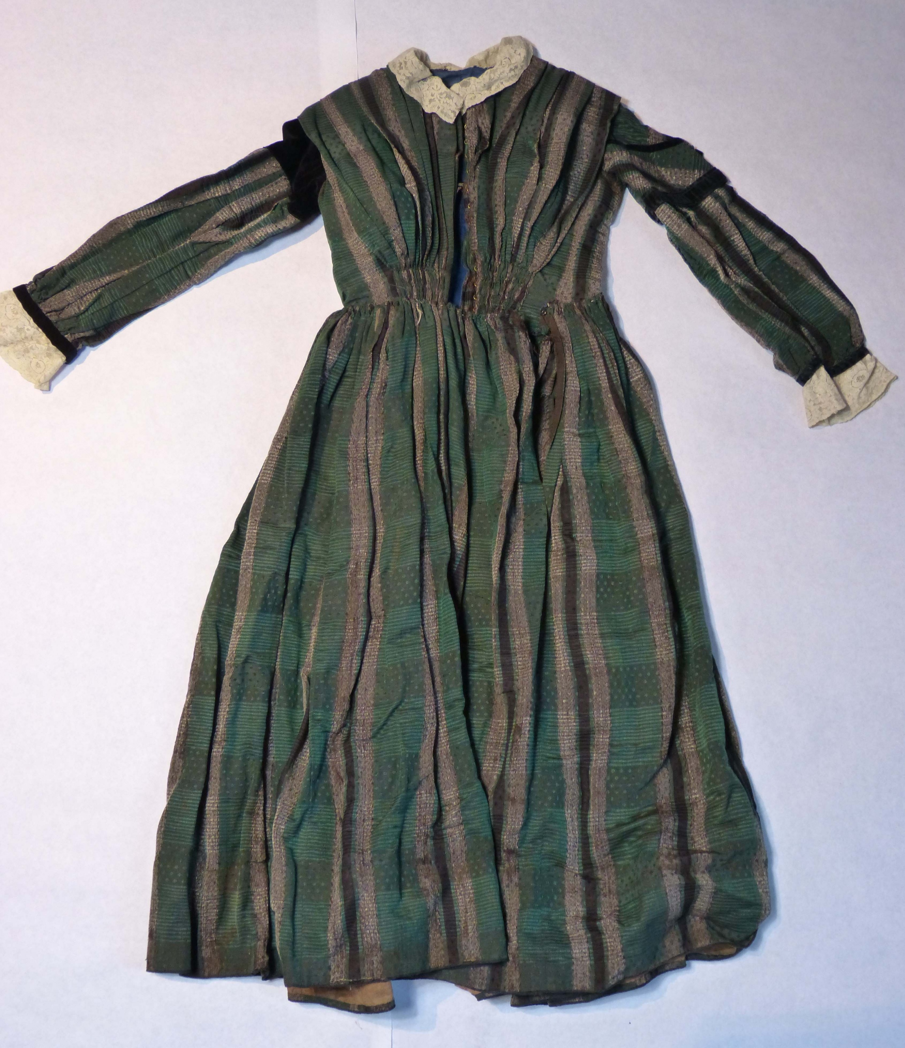 Kleid (Städt. Hellweg-Museum Geseke CC BY-NC-SA)
